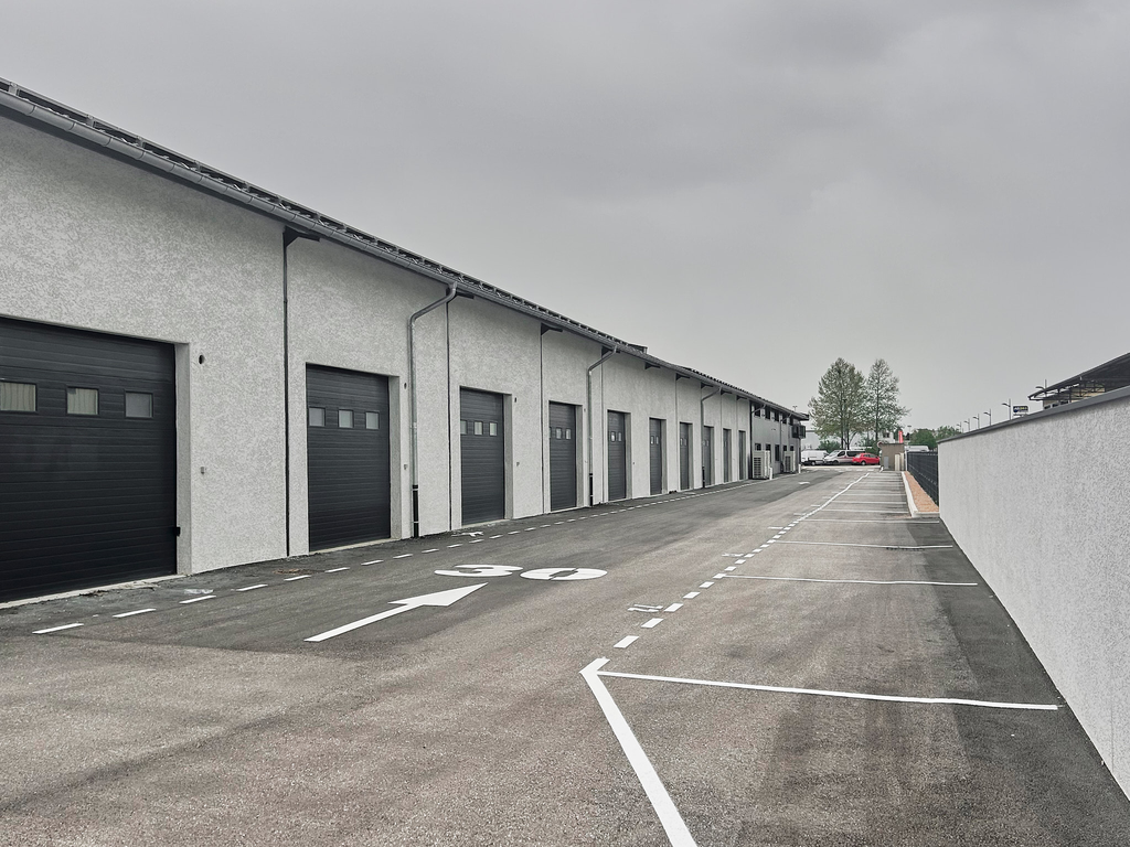 Locaux de stockage (47m2) 